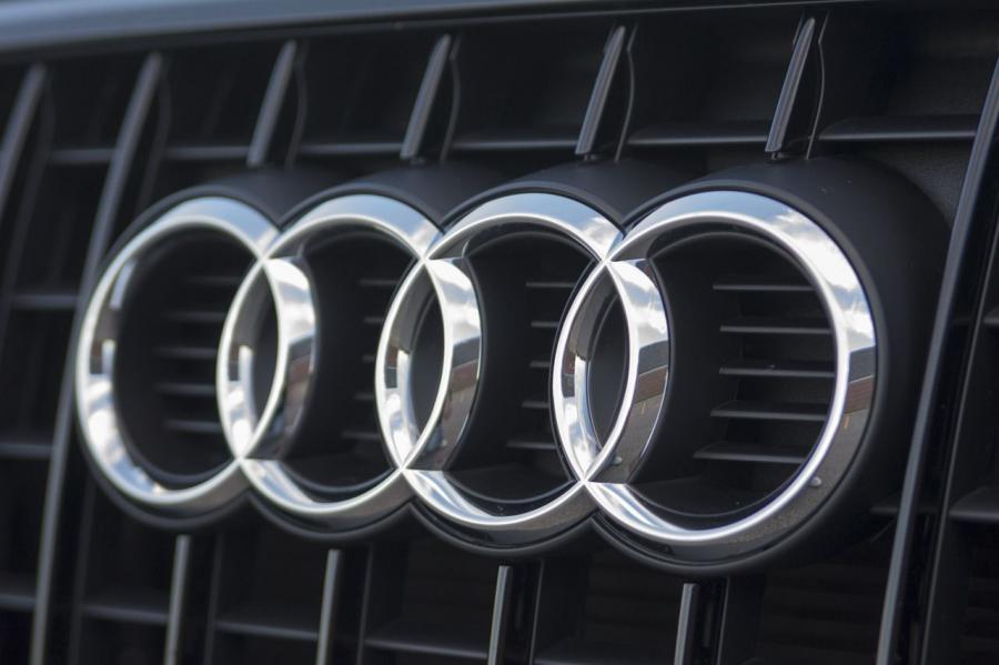 Логотип Audi Q5 TDI Quattro (8R) 2013 года  (NA) (фото 8 из 33)